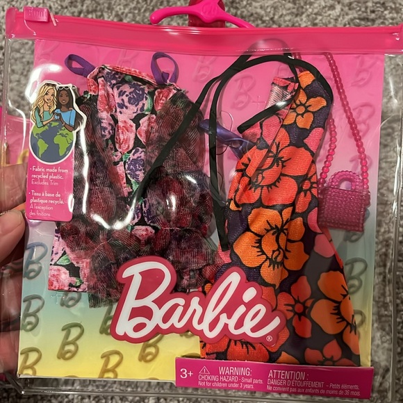 Barbie NWT Accessories packs - Picture 3 of 3